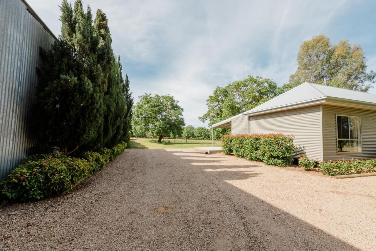 Walnut Tree Cottages Whorouly Екстер'єр фото