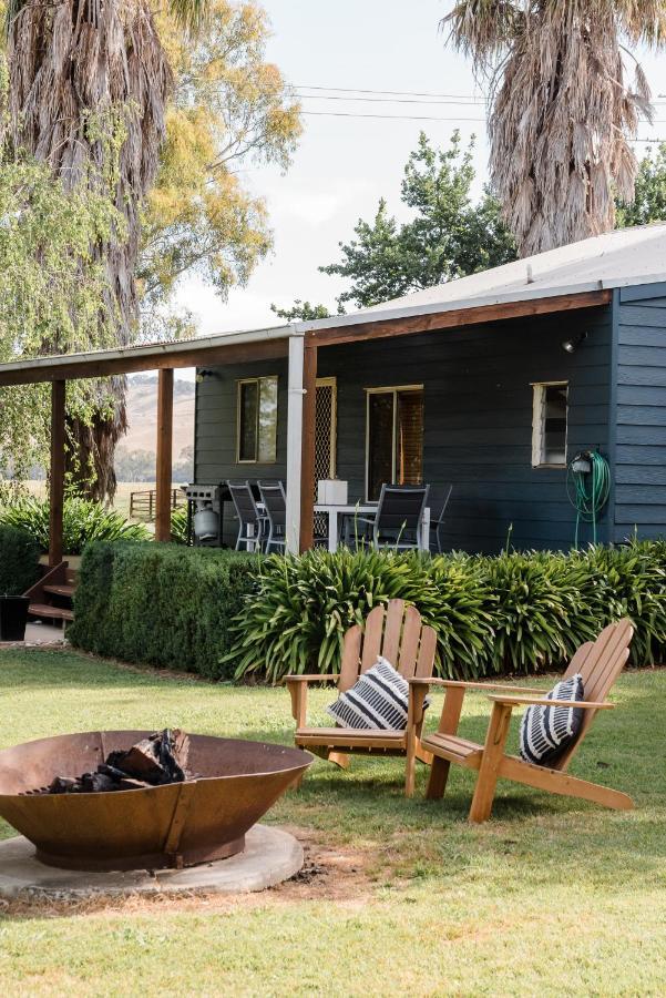 Walnut Tree Cottages Whorouly Екстер'єр фото